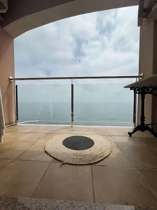 Apartamento A Pie De Playa Con Vistas Al Mar. Sorvilan